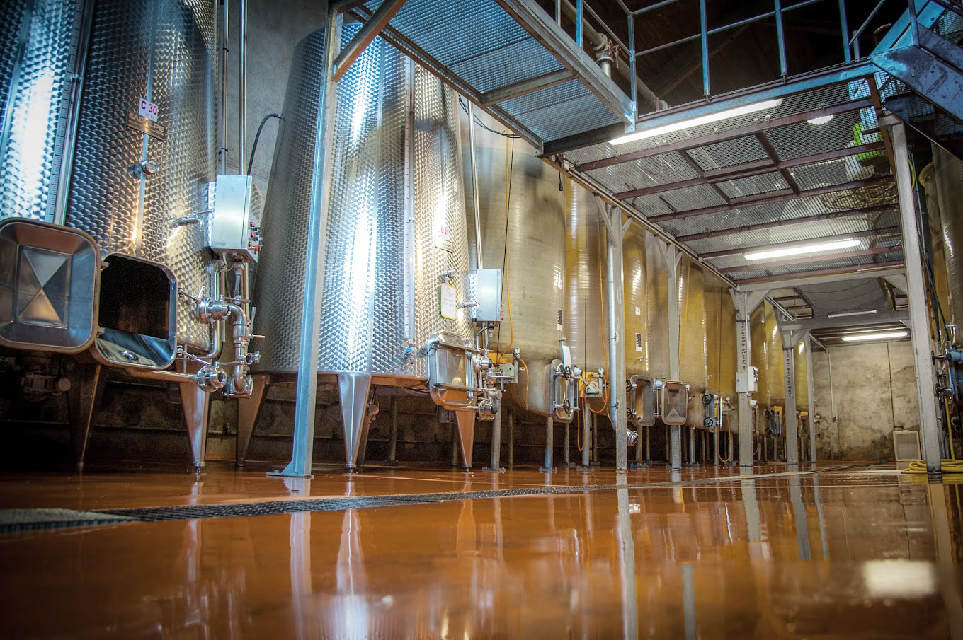 cuves_01_laurens_vignobles-vellas.com_1360x905px