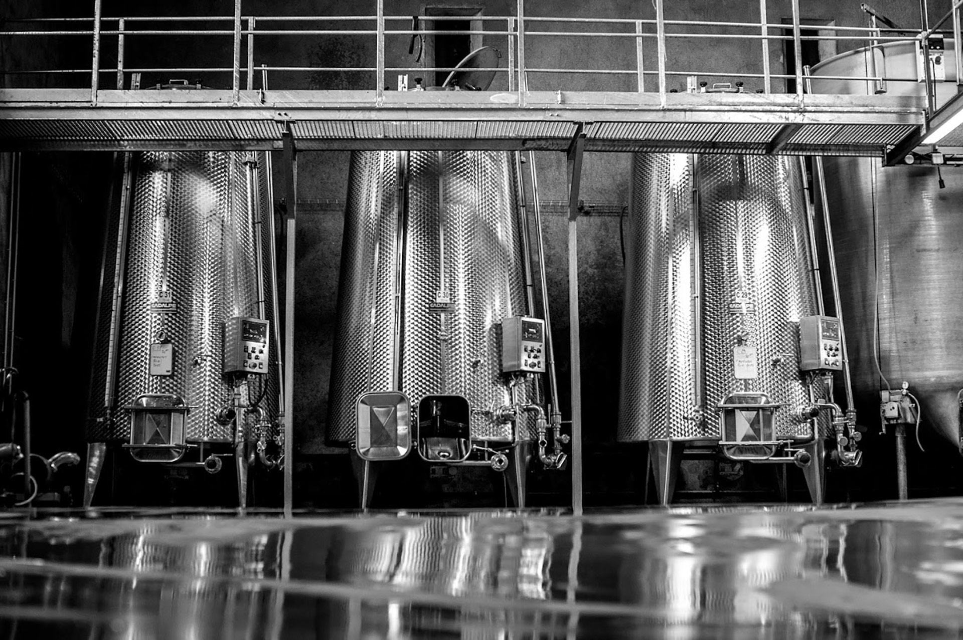 cuves_03_laurens_vignobles-vellas.com_1920x1277px