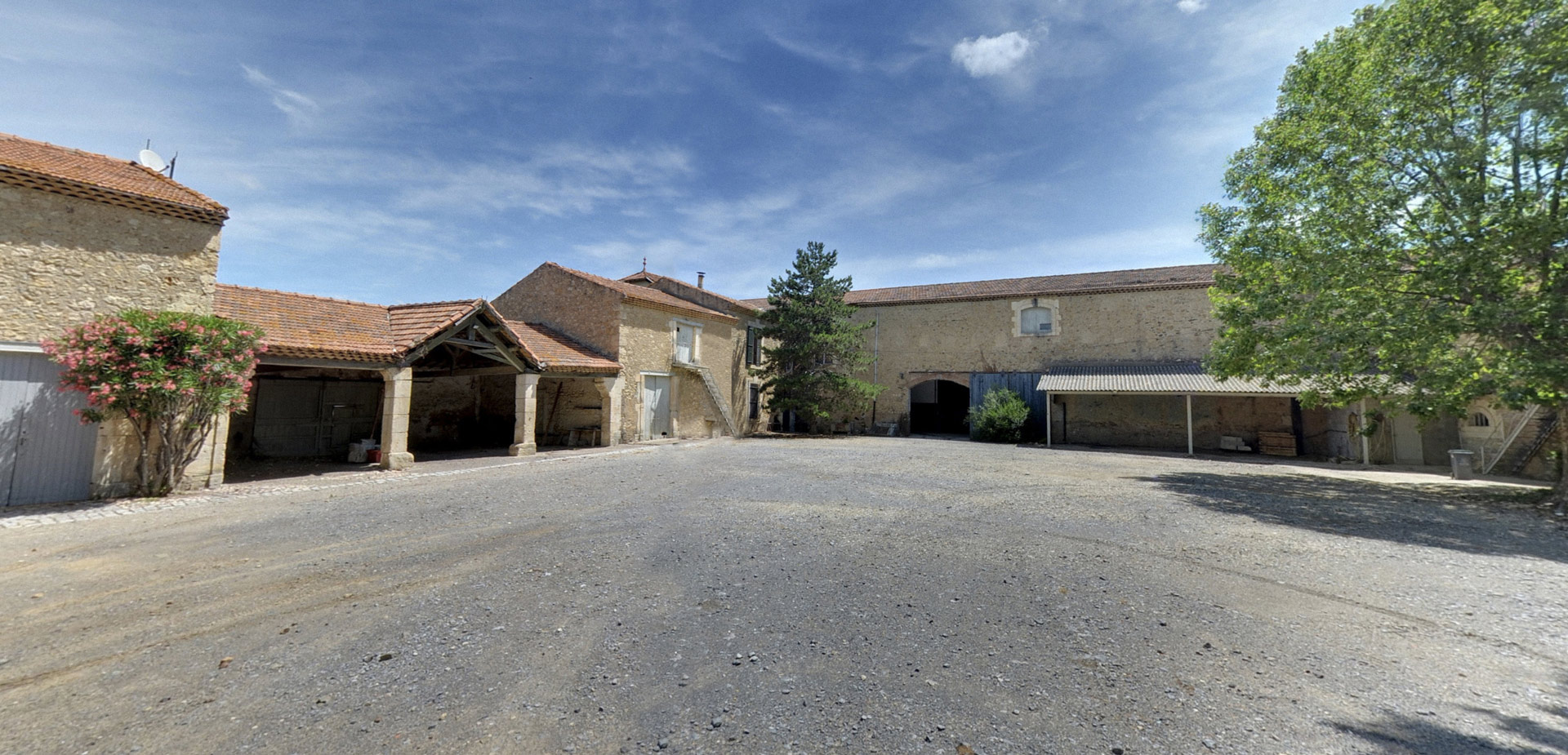 exterieur_laurens_vignobles-vellas.com_1920x965px