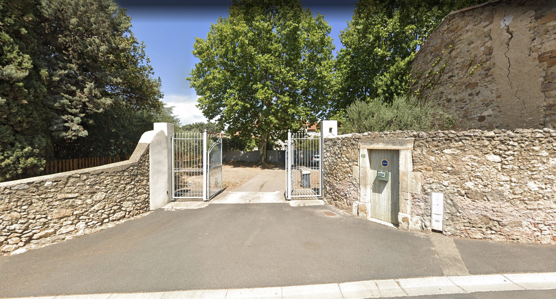 portail_02_laurens_vignobles-vellas.com_1920x1032px